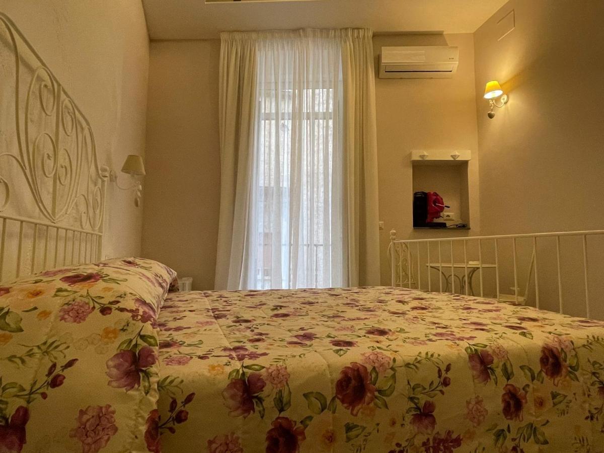 Beb La Gemma Bed and Breakfast Neapel Exteriör bild