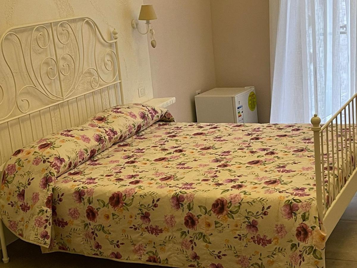 Beb La Gemma Bed and Breakfast Neapel Exteriör bild
