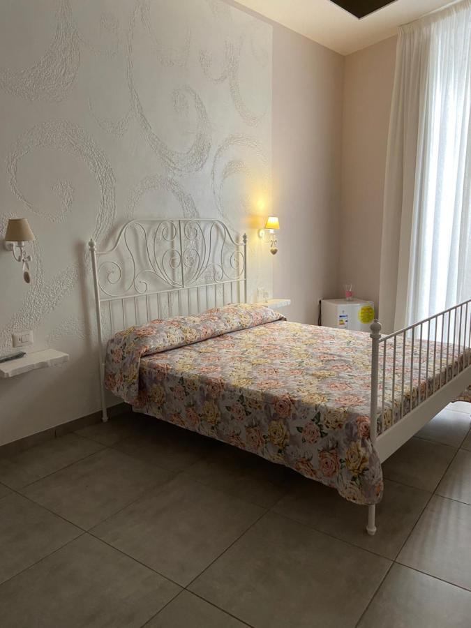 Beb La Gemma Bed and Breakfast Neapel Exteriör bild
