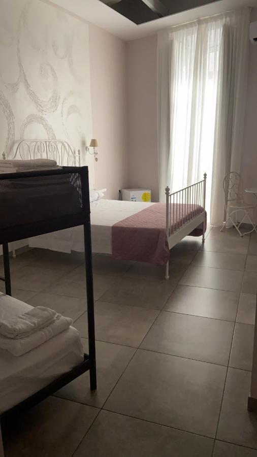 Beb La Gemma Bed and Breakfast Neapel Exteriör bild