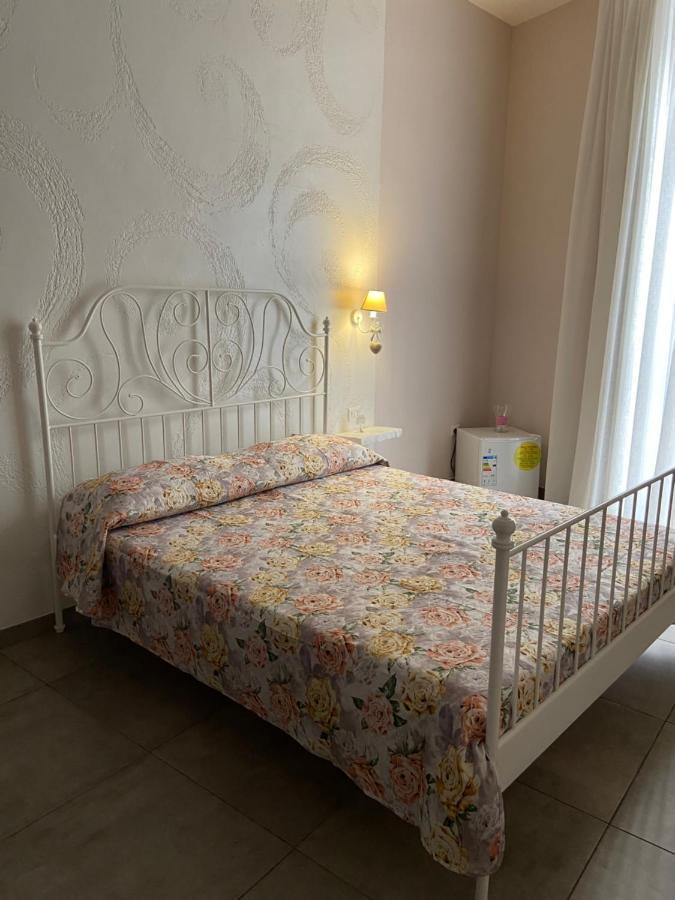 Beb La Gemma Bed and Breakfast Neapel Exteriör bild