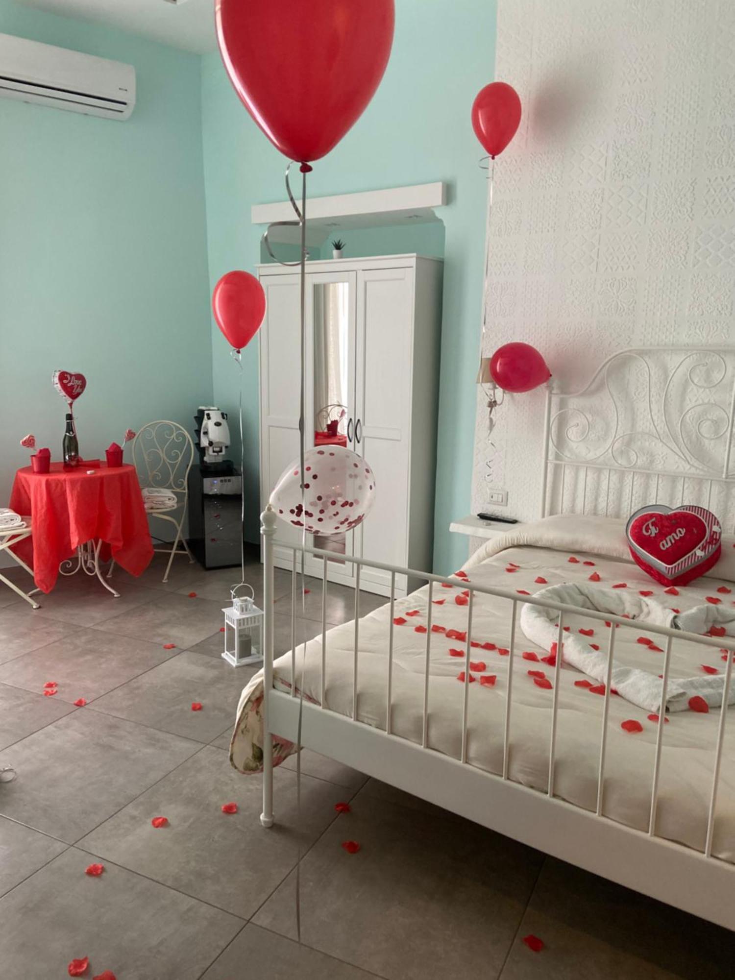 Beb La Gemma Bed and Breakfast Neapel Exteriör bild