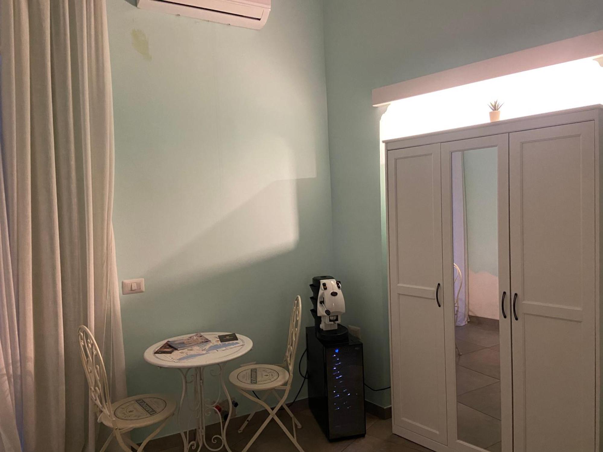 Beb La Gemma Bed and Breakfast Neapel Exteriör bild