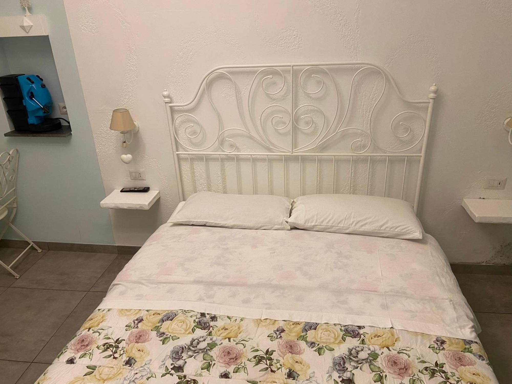 Beb La Gemma Bed and Breakfast Neapel Exteriör bild